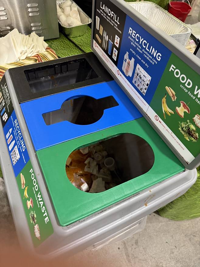 IMG_9803.jpeg 싱글벙글 미국식 분리수거