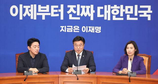 윤호중 더불어민주당 총괄선대본부장이 5일 오전 국회에서 이재명 대통령 선거 후보자의 동선에 대해 이야기 하고 있다. 윤운식 선임기자 yws@hani.co.kr