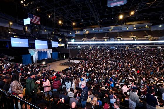 3일(현지시간) 미국 오마하에서 열린 버크셔해서웨이 연례 주주총회. [로이터=연합뉴스]