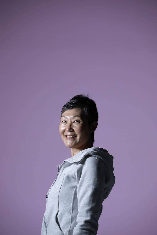 Model Choi Seung-ih poses for a photo ahead of her interview with The Korea Herald on March 19 in Yongsan-gu, Seoul. (Im Se-jun/The Korea Herald)