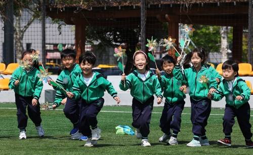 즐거운 어린이들 [연합뉴스 자료사진]