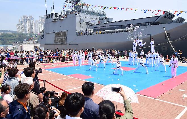 지난해 어린이날을 맞아 열린 함정 공개 행사. 해군작전사령부 제공