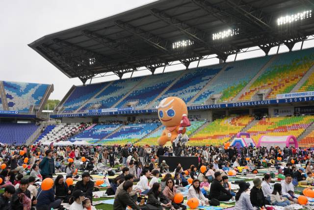 5일 어린이날 수원월드컵경기장 주경기장에서 펼쳐진 ‘월드컵 매직 스타디움’ 행사. 사진 제공 = 경기도수원월드컵경기장관리재단