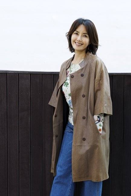 배우 신애라는 좋은 식재료를 구입해 될 수 있으면 양념을 하지 않고 자연 그대로의 맛을 즐기려고 노력하는 것으로 건강을 관리한다. 조영철 기자