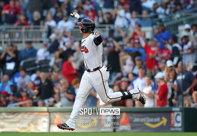 ▲ 다저스 선발 더스틴 메이를 상대로 연타석 2점 홈런을 때린 오스틴 라일리.