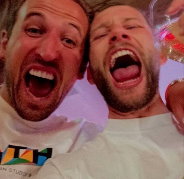 기뻐하는 해리 케인(왼쪽)과 콘라드 라이머.  /사진=바이에른 뮌헨 SNS