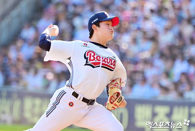 두산 베어스 마무리 투수 김택연이 지난 4일 대구 삼성 라이온즈전에 등판, 1이닝 1실점으로 아쉬움을 남겼다. 사진 엑스포츠뉴스 DB