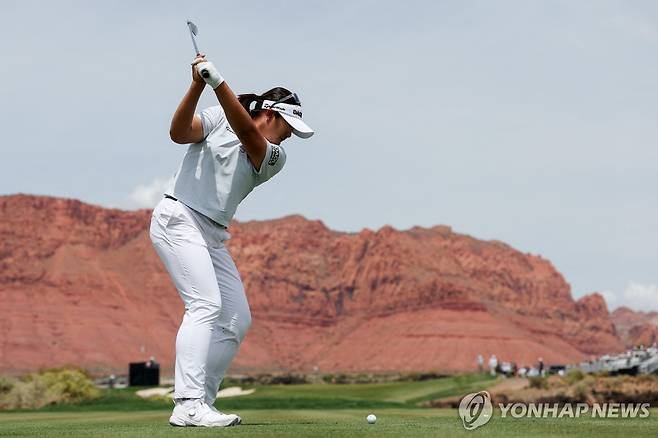 호쾌하게 샷 날리는 유해란 [AFP=연합뉴스]