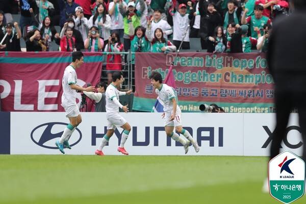 대전하나시티즌의 김인균이 극적인 동점골을 터트린 후 기뻐하고 있다. 사진┃한국프로축구연맹