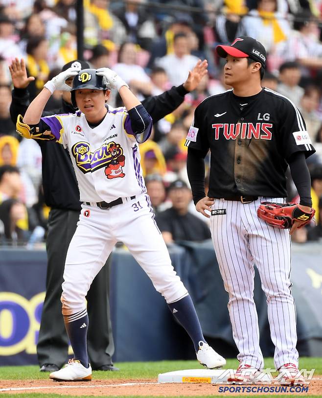 안타-솔로포-2루타 실책 틈타 3루까지 어린이날은 정수빈의 날이었다.