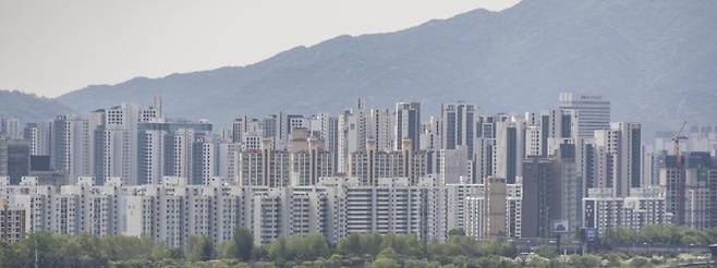 6일 서울 성동구에서 바라본 강남, 서초구 일대 아파트의 모습. 사진=연합뉴스