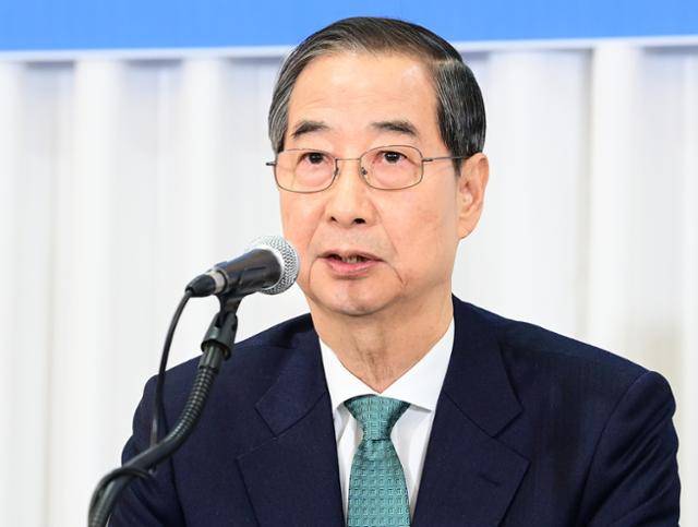 한덕수 전 국무총리가 6일 서울 중구 코리아나 호텔에서 열린 관훈토론회에 참석해 기조연설을 하고 있다. 국회사진기자단