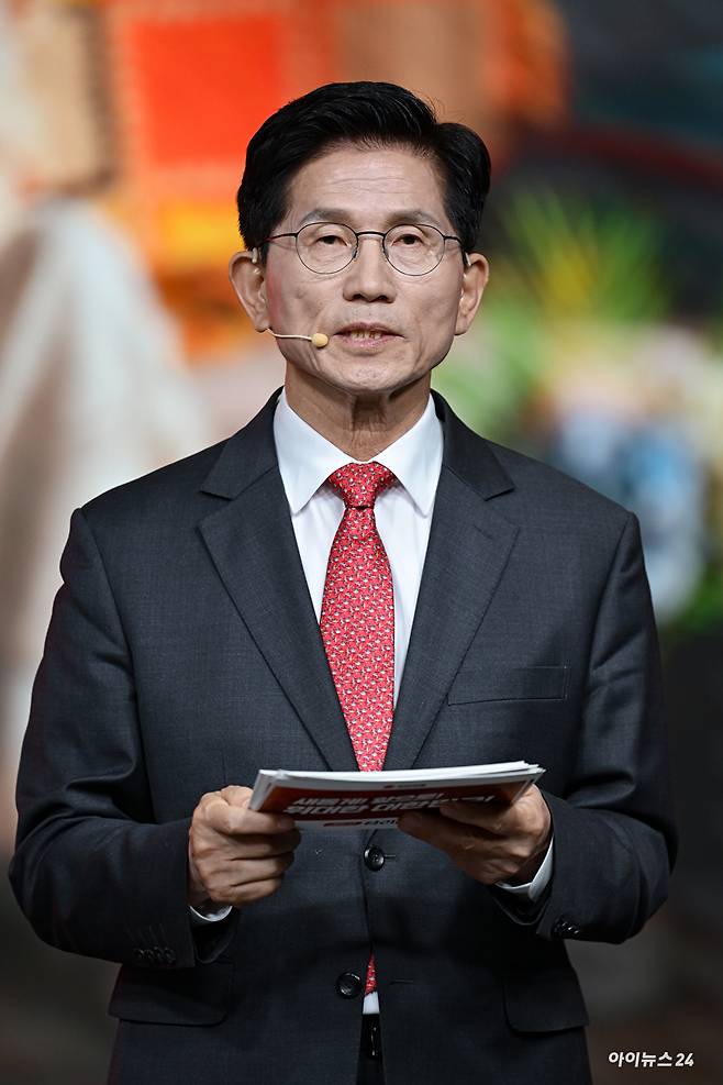 김문수 국민의힘 경선 후보가 지난달 18일 오후 서울 강서구 ASSA아트홀에서 열린 국민의힘 '제21대 대통령후보자 1차 경선 비전대회'에서 비전을 발표하고 있다. 2025. 4. 18.[사진=국회사진취재단]