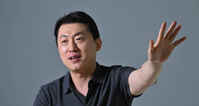 Kim explains Yanolja Cloud's vision during an interview with The Korea Herald at Yanolja's headquarters in southern Seoul, on April 11. (Im Se-jun/ The Korea Herald)