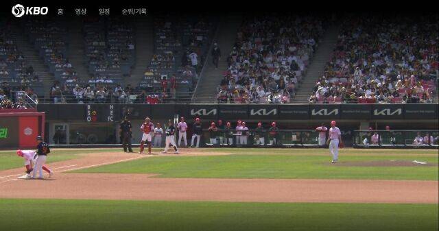 문현빈의 4일 KIA전 견제사/티빙 캡쳐