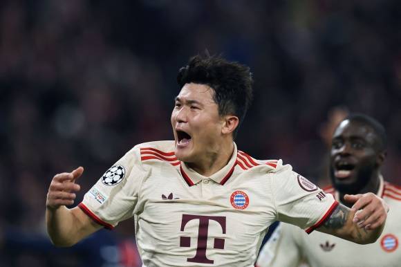 김민재(왼쪽).  AFP 연합뉴스