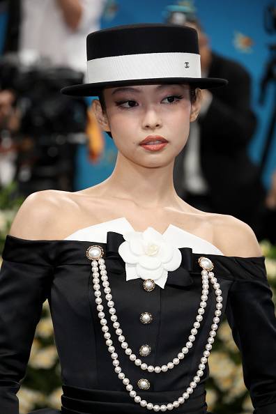 5월 5일(현지시각) 미국 뉴욕에서 열린 ‘2025 멧 갈라’ (The 2025 Met Gala)에 참석한 그룹 블랙핑크 제니. 게티이미지