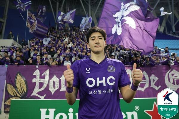 ▲ 개그맨 '이경규의 사위'로 잘 알려진 FC안양 중앙 수비수 김영찬은 유병훈 감독이 이정효 광주FC 감독 이상으로 유명세를 탈 것이라며 함께 성장하고 있음을 강조했다. ⓒ한국프로축구연맹