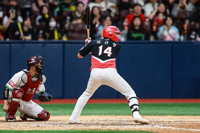 ▲ 상대 수비 움직임을 읽고 순간적인 강공 전환으로 결승타를 만들어 낸 김규성 ⓒKIA타이거즈