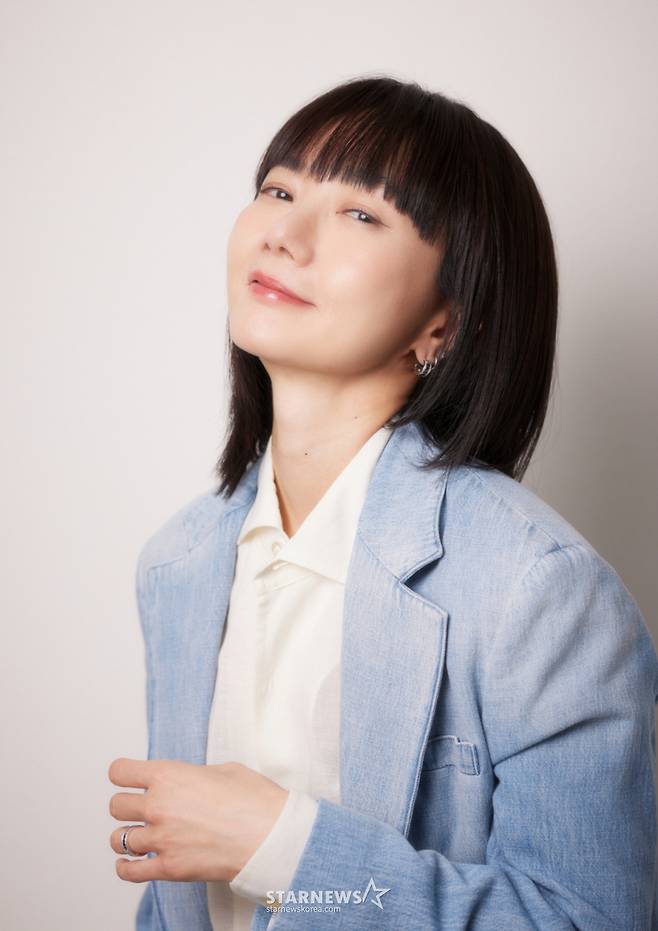 영화 '바이러스'의 주연배우 배두나가 30일 진행된 라운드 인터뷰를 위해 포즈를 취하고 있다. /사진제공=바이포엠 스튜디오 2025.04.30 /사진=이동훈 photoguy@