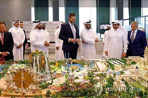 4월30일(현지시간) 카타르에서 열린 파티 참석한 에릭 트럼프 [도하 AFP=연합뉴스 재판매 및 DB금지]