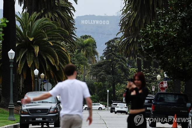 5일 미국 로스앤젤레스 시내에서 보이는 '할리우드' 사인  [로이터 연합뉴스. 재판매 및 DB 금지]