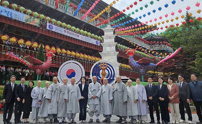 천태동 춘천 삼운사 방문한 김혜경씨 [독자 제공.재판매 및 DB 금지]