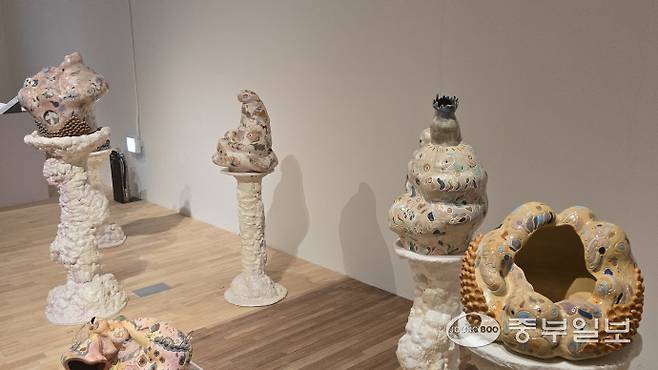 박정민 작가의 '믿음에서 파생된 몸', '다면적인 끝말잇기' 등. 임창희기자