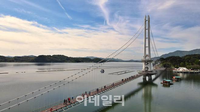 충남 예산 예당호출렁다리