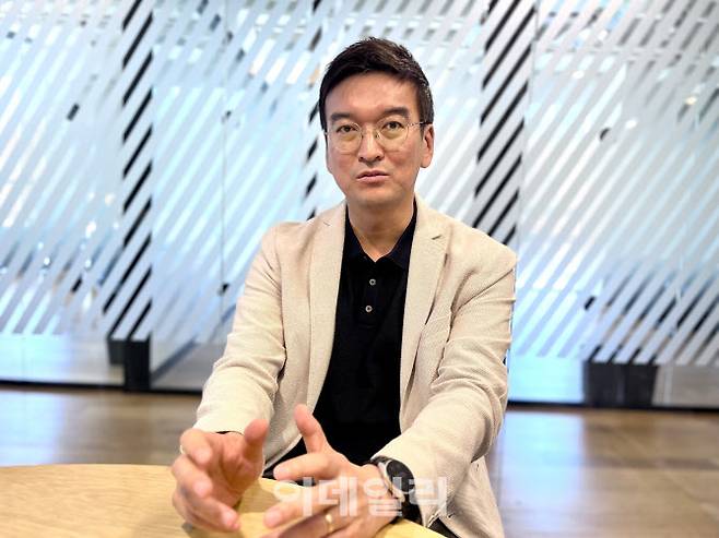 지난달 30일 강남역 클라이원트 사무실에서 인터뷰를 하고 있는 조준호 클라이원트 대표 (사진=이민하 기자)