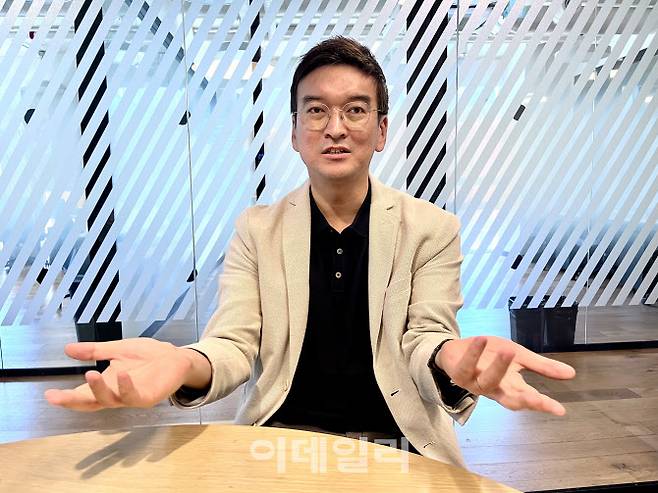 지난달 30일 강남역 클라이원트 사무실에서 인터뷰를 하고 있는 조준호 클라이원트 대표 (사진=이민하 기자)