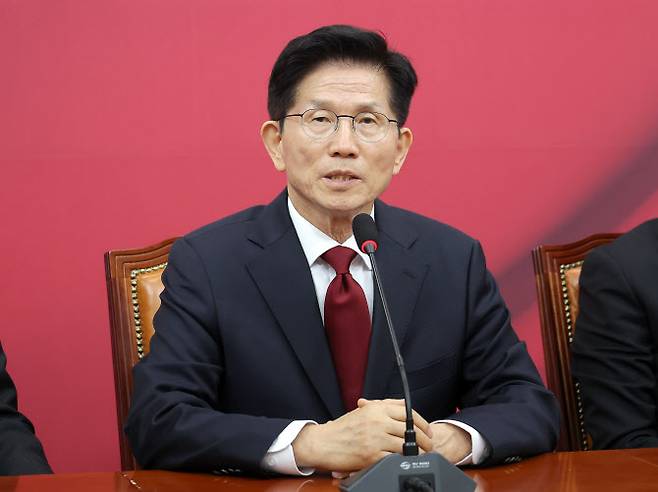 국민의힘 김문수 대선 후보가 4일 국회에서 열린 당 선거대책위원회 회의에서 발언하고 있다. (사진=연합뉴스)