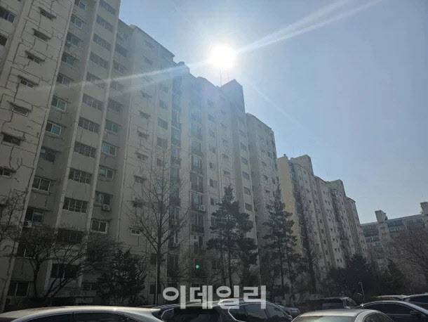 서울 송파구 잠실우성아파트 단지 전경.