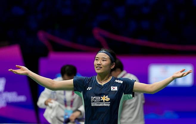(250504) -- XIAMEN, May 4, 2025 (Xinhua) -- An Se Young of South Korea celebrates after winning the women's singles match against Wang Zhiyi of China during the final match between China and South Korea at BWF Sudirman Cup in Xiamen, southeast China's Fujian Province, May 4, 2025. (Xinhua/Sun Fei)<저작권자(c) 연합뉴스, 무단 전재-재배포, AI 학습 및 활용 금지>
