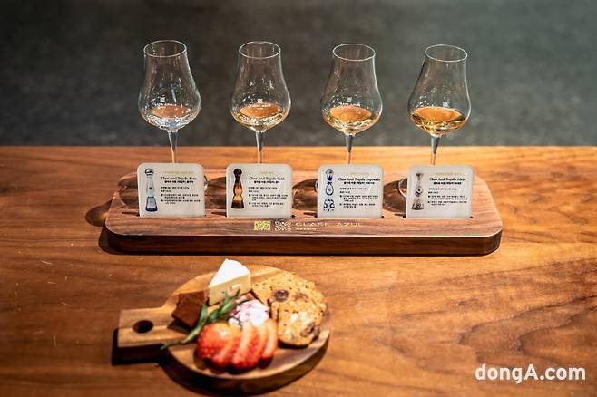 (좌측부터)플라타, 골드, 레포사도, 아네호 클라세 아줄 테킬라.