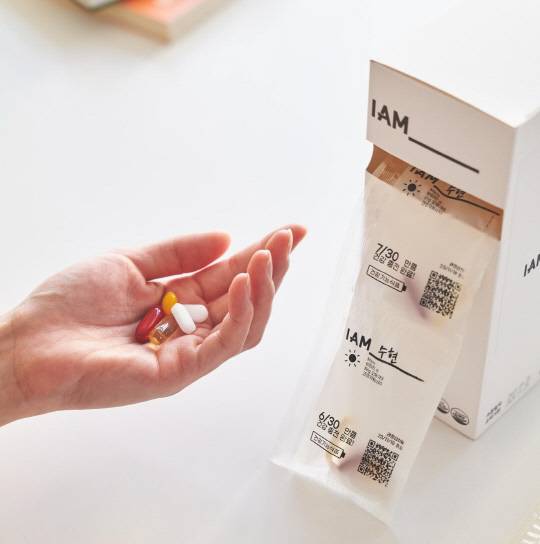 콜마비앤에이치에서 제조한 제품으로 구성된 모노랩스 아이엠. 콜마비앤에이치 제공.