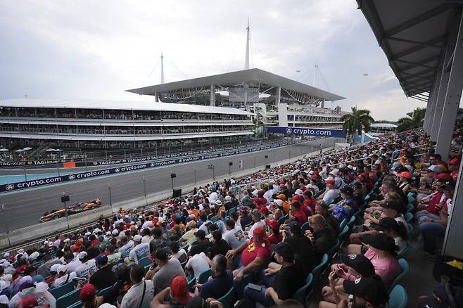 4일 6라운드 미국 인터내셔널 오토드롬 시가지 서킷에서 팬들이 경기를 즐기고 있다. 뉴시스