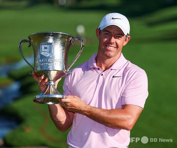 2025년 미국프로골프(PGA) 투어 시그니처 대회인 트루이스트 챔피언십(옛 웰스파고 챔피언십)에 출전하는 로리 맥길로이. 사진은 2024년 최종라운드에서 우승을 확정하는 모습이다. 사진제공=ⓒAFPBBNews = News1