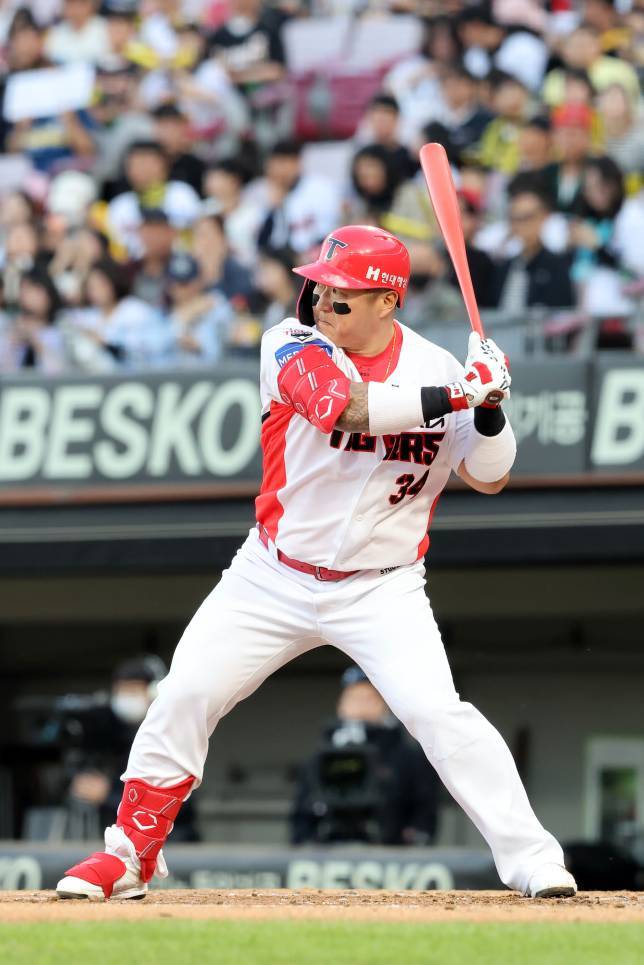 불혹을 훌쩍 넘긴 적지 않은 나이지만 변함없는 생산성을 자랑하는 최형우. KIA 제공