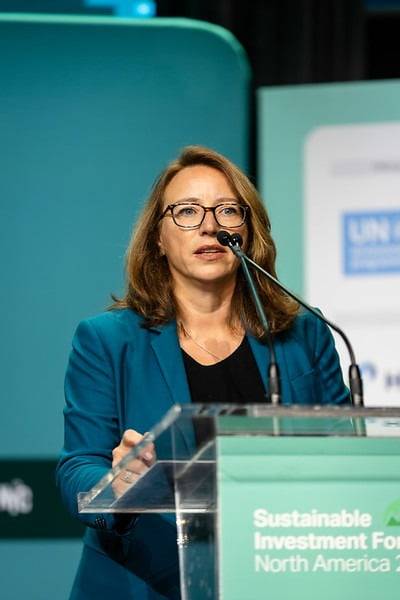 셰리 마데라 CDP CEO가 국제 무대에서 발언하고 있다. 사진=CDP 제공