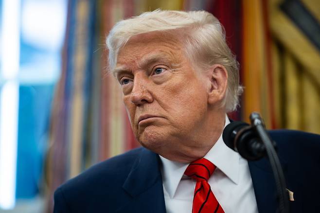 도널드 트럼프 미국 대통령이 6일(현지시간) 백악관 집무실에서 열린 스티프 위트코프 중동 특사의 취임식에서 발언하고 있다. EPA연합뉴스