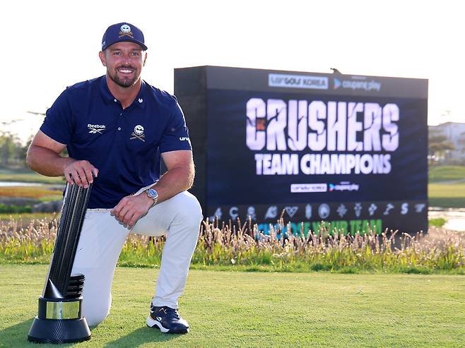 지난 4일 열린 LIV 골프 코리아에서 우승한 브라이슨 디섐보.  연합뉴스