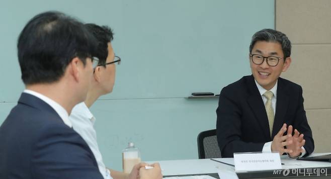 'AI와 한국의 미래' 지상 좌담회. 맨 오른쪽이 사회자인 최경진 가천대 교수 /사진=김창현 기자 chmt@