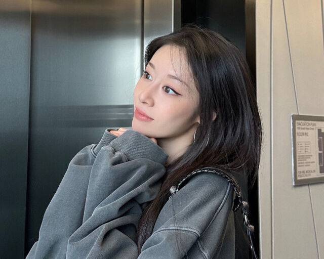 지연이 비욘세 공연을 보러 와서 행복한 표정을 짓고 있다. / 지연 소셜미디어 캡처