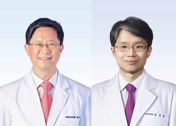 윤인영(왼쪽) 분당서울대병원 정신건강의학과 교수, 김정훈 이비인후과 교수. 사진 제공=에이슬립