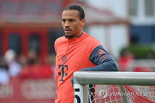 독일 매체 '빌트'가 지난 6일(한국시간) 자네의 아내가 자네의 영국 이적을 부추기고 있다고 보도했다. 최근 재계약 협상이 지지부진한 이유로 지목됐다.&nbsp;연합뉴스