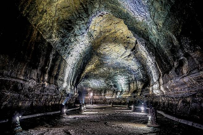 만장굴 내부 모습. 사진=비짓제주 제공