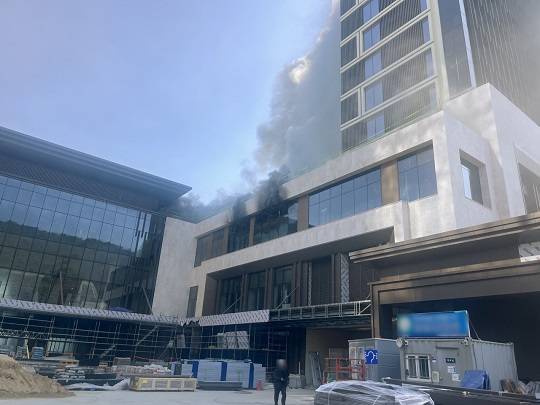 부산 기장군 반얀트리 호텔 신축 공사장에서 화재 현장 
(사진출처 : 부산경찰청)