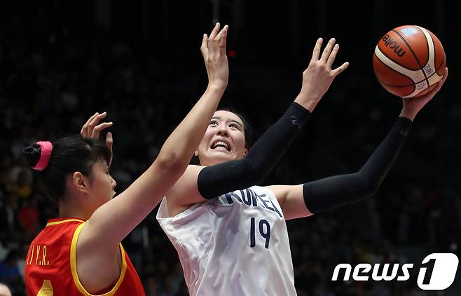 여자농구 대표팀 센터 박지수(뉴스1 DB) ⓒ News1 김명섭 기자
