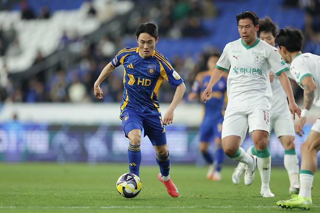 울산문수축구경기장/ K리그1/ 울산HDFC vs 대전하나시티즌/ 울산 엄원상/ 사진 김정수